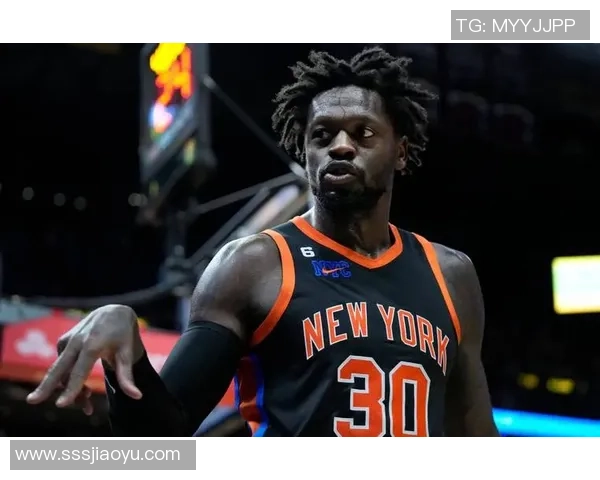 足球明星兰德尔的传奇之路与他在绿茵场上的辉煌成就解析 足球明星兰德尔的传奇之路与他在绿茵场上的辉煌成就解析