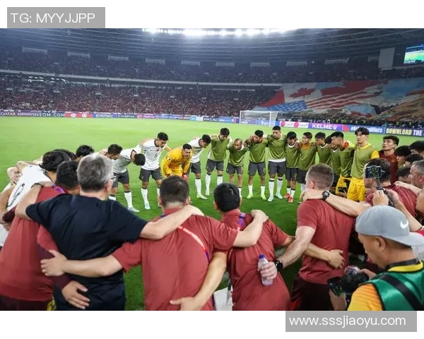 足球明星们的鞋底之旅揭秘从经典到创新的足坛传奇 足球明星们的鞋底之旅揭秘从经典到创新的足坛传奇