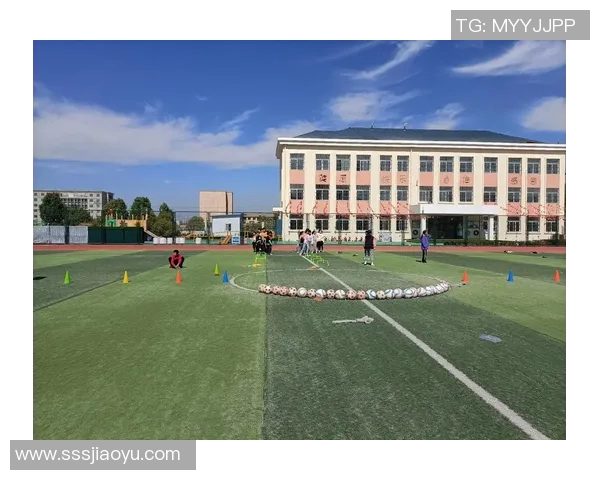 金堂三小足球明星崭露头角展现青春活力与团队精神的精彩瞬间 金堂三小足球明星崭露头角展现青春活力与团队精神的精彩瞬间